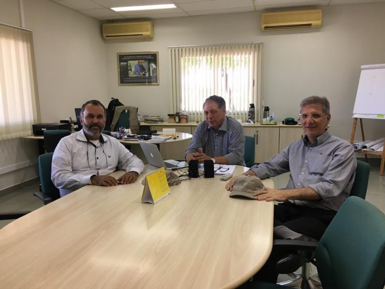 Visita do Diretor de Pesquisa e Desenvolvimento da Comissão Nacional de Energia Nuclear-CNEN, Madison Coelho de Almeida e o Diretor do Centro Regional de Ciências Nucleares do Nordeste-CRCN/NE.